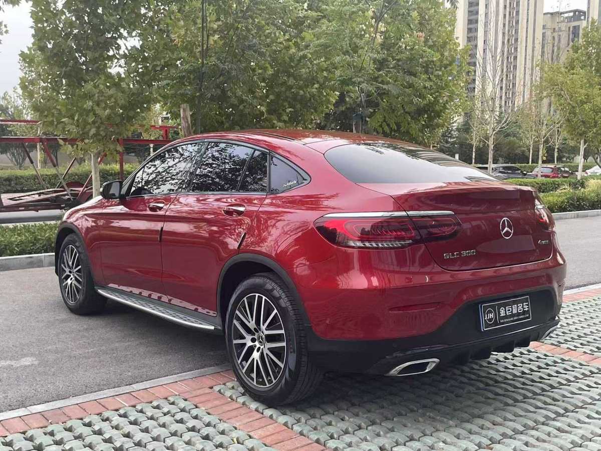 2020年1月奔馳 奔馳GLC  2023款 GLC 300 4MATIC 轎跑SUV