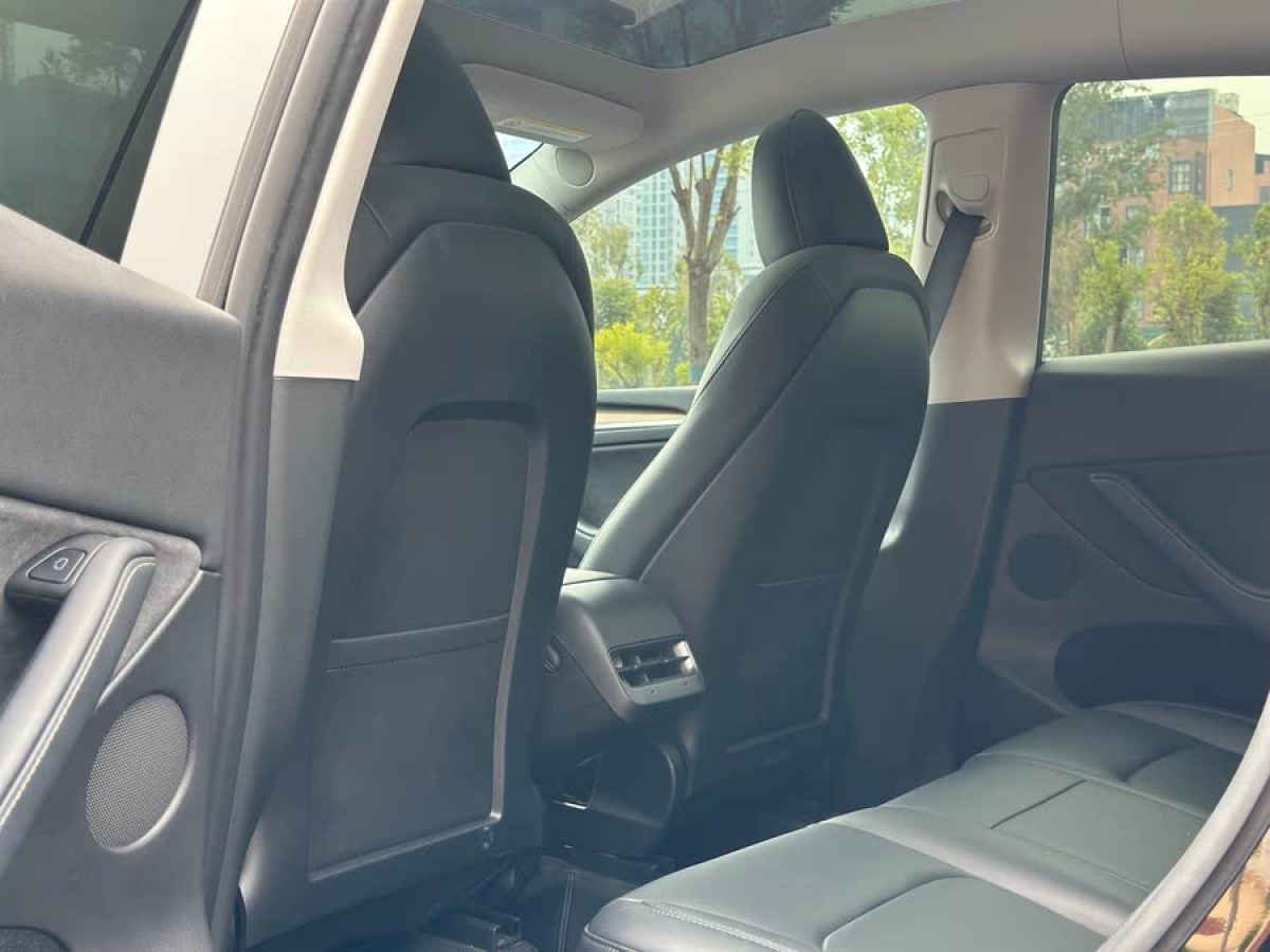 特斯拉 Model Y  2022款 改款 后輪驅(qū)動(dòng)版圖片