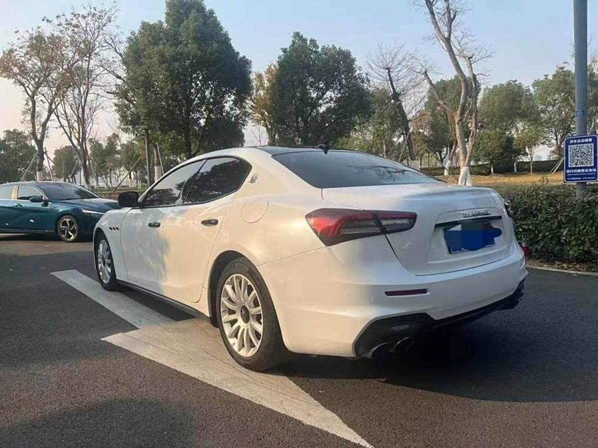 瑪莎拉蒂 Ghibli  2014款 3.0T 標(biāo)準(zhǔn)版圖片