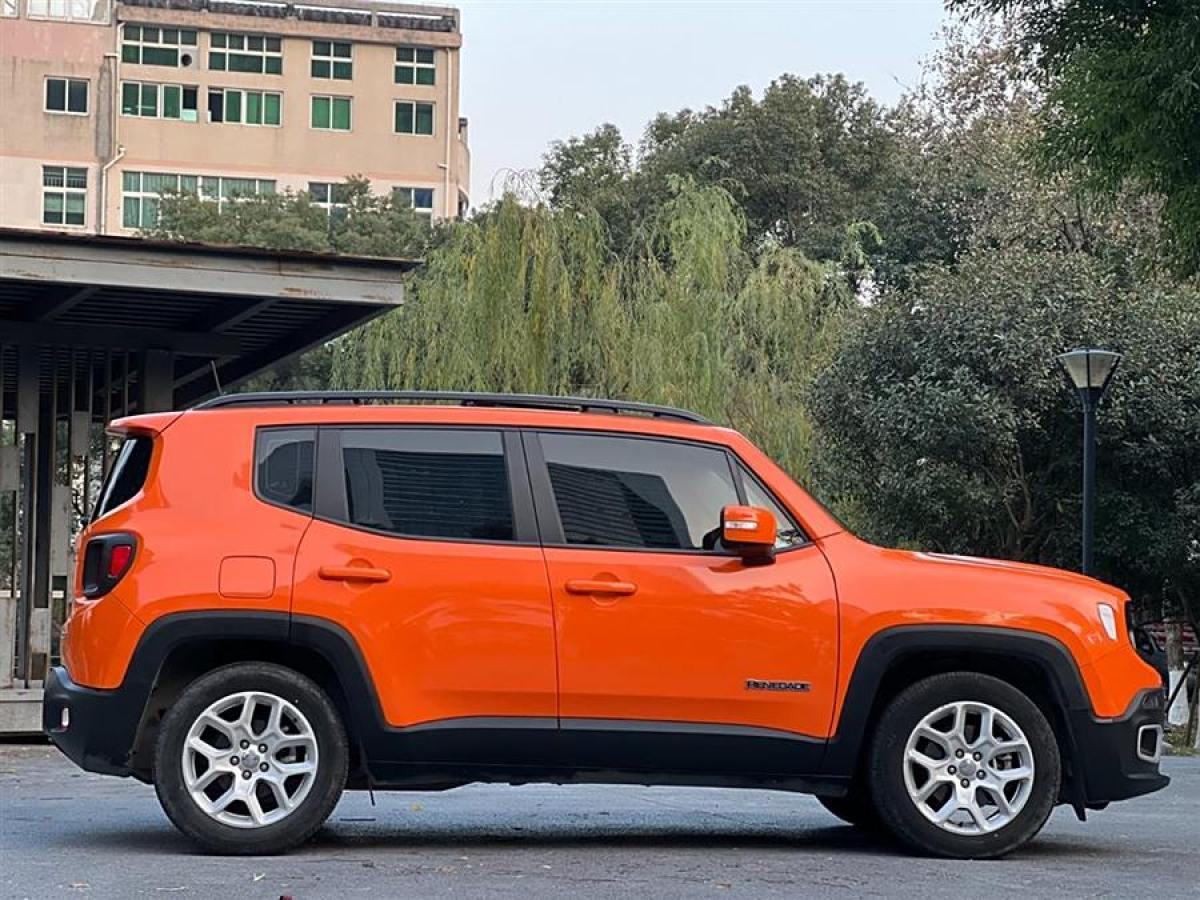 Jeep 自由俠  2018款 互聯(lián)大屏版 180T 自動(dòng)勁能版圖片