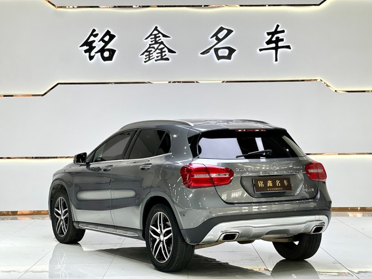 奔馳 奔馳GLA  2015款 GLA 220 4MATIC 時(shí)尚型圖片