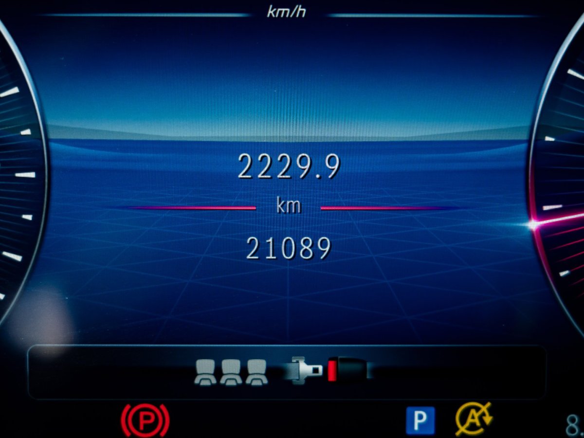 奔驰 奔驰C级  2022款 改款 C 200 L 运动版图片