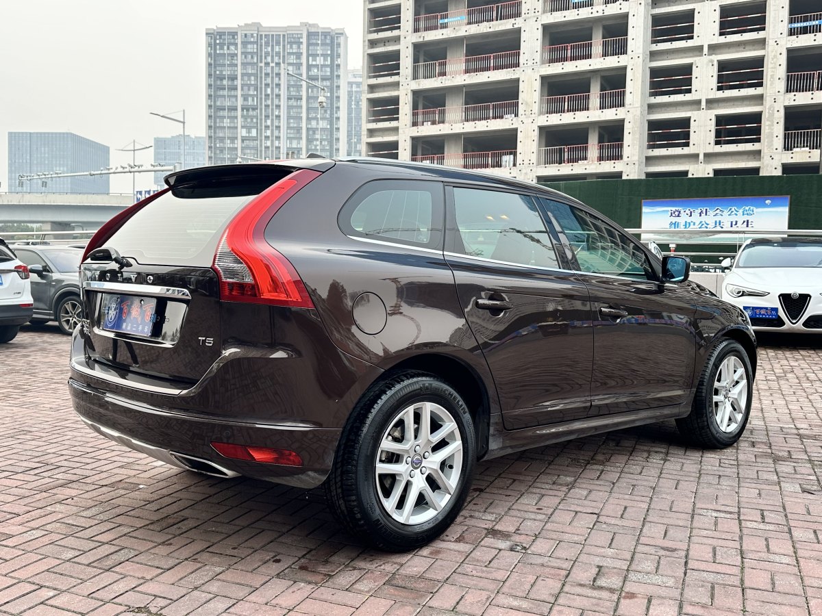 2017年10月沃爾沃 XC60  2017款 T5 智進(jìn)升級(jí)版