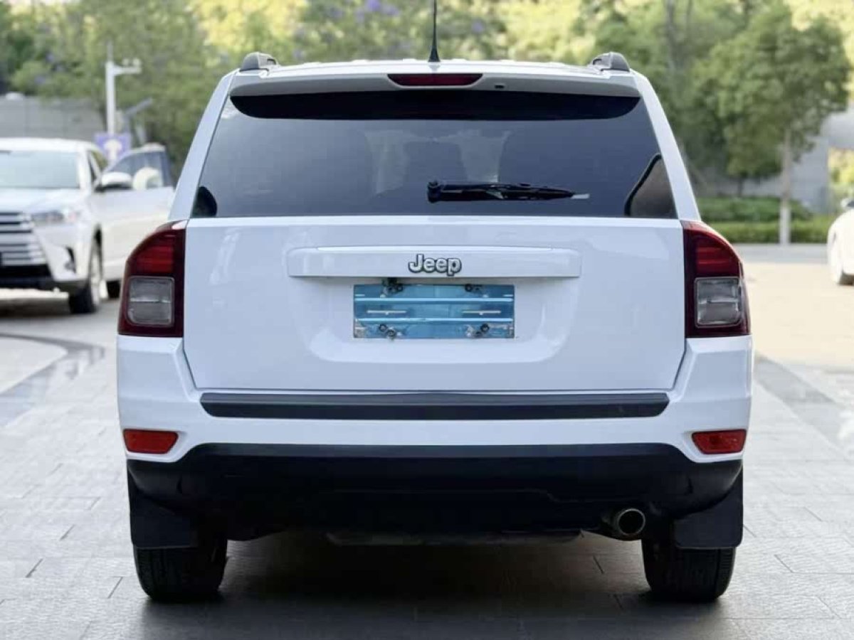 Jeep 指南者  2014款 2.0L 兩驅運動版圖片