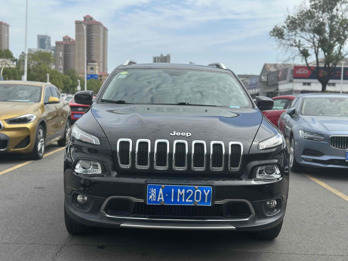 Jeep 自由光  2016款 2.4L 專業(yè)版圖片