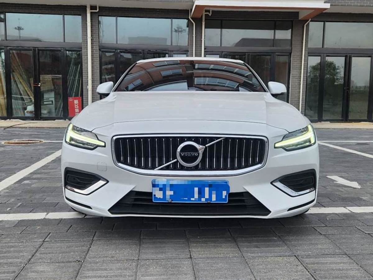 沃爾沃 S60L  2023款 B4 智逸豪華版圖片