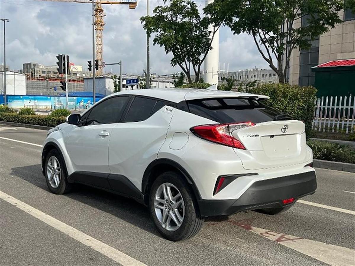 2022年1月豐田 C-HR  2021款 2.0L 豪華版