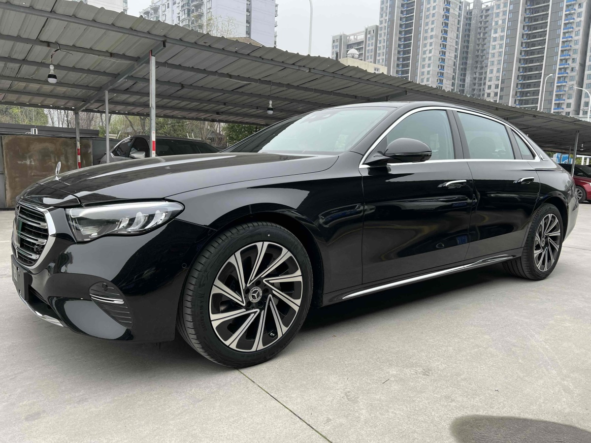 奔馳 奔馳E級(jí)  2019款 改款 E 300 L 豪華型圖片