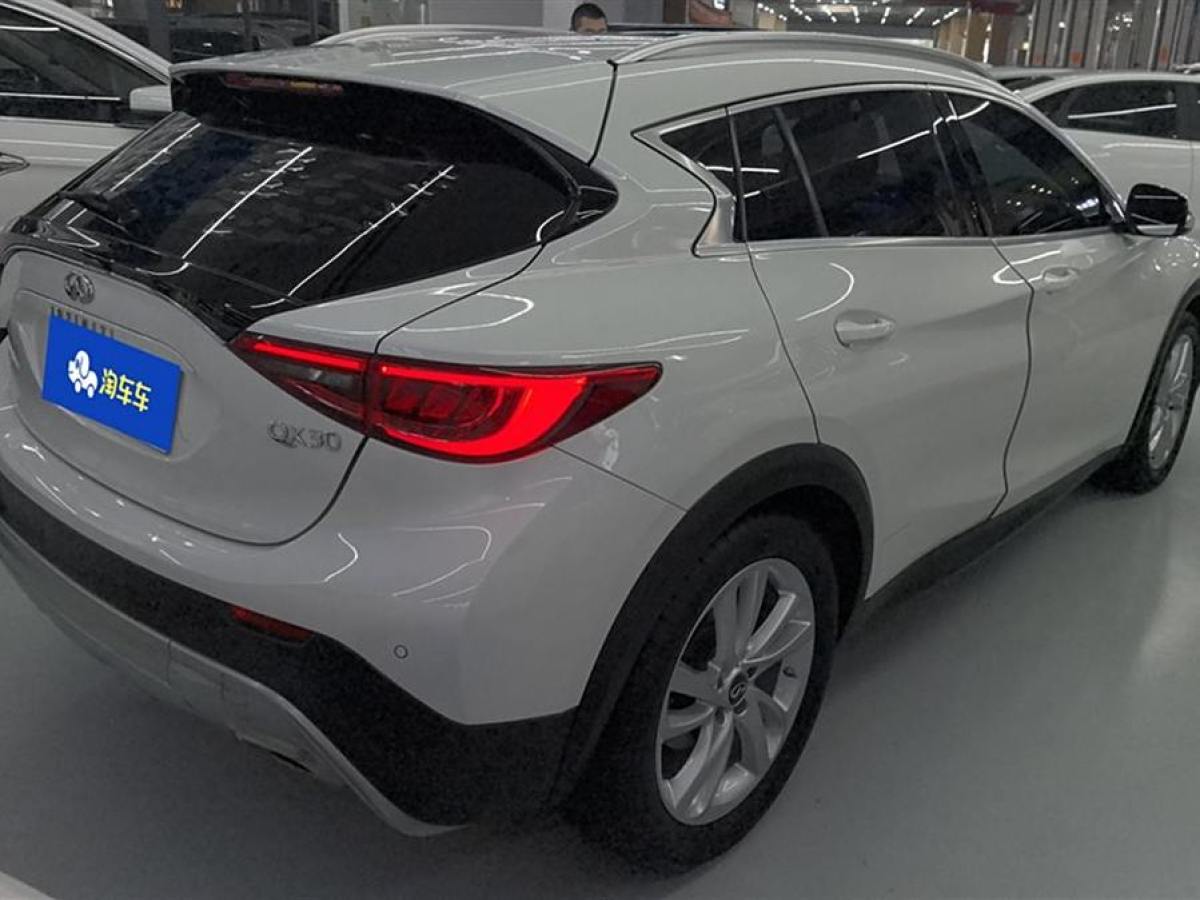 英菲尼迪 QX30  2017款 1.6T 兩驅(qū)時(shí)尚版圖片