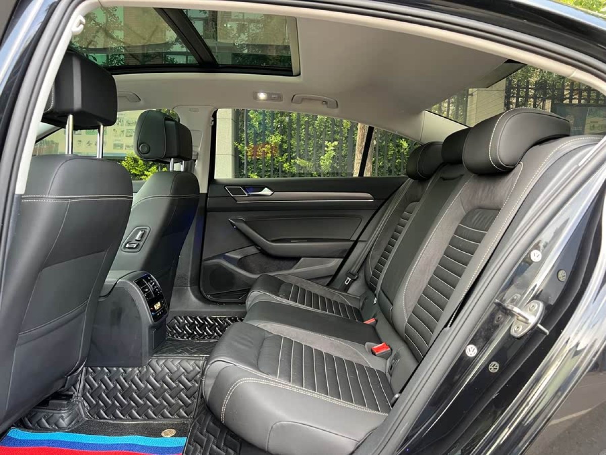 大眾 邁騰  2020款 330TSI DSG 領(lǐng)先型圖片