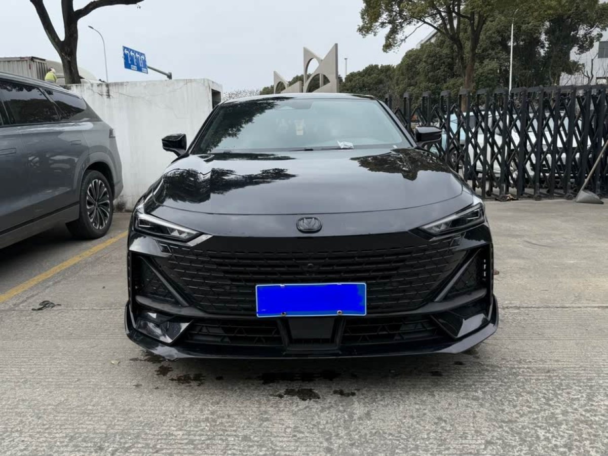 長(zhǎng)安 長(zhǎng)安UNI-V  2023款 1.5T 尊貴型圖片