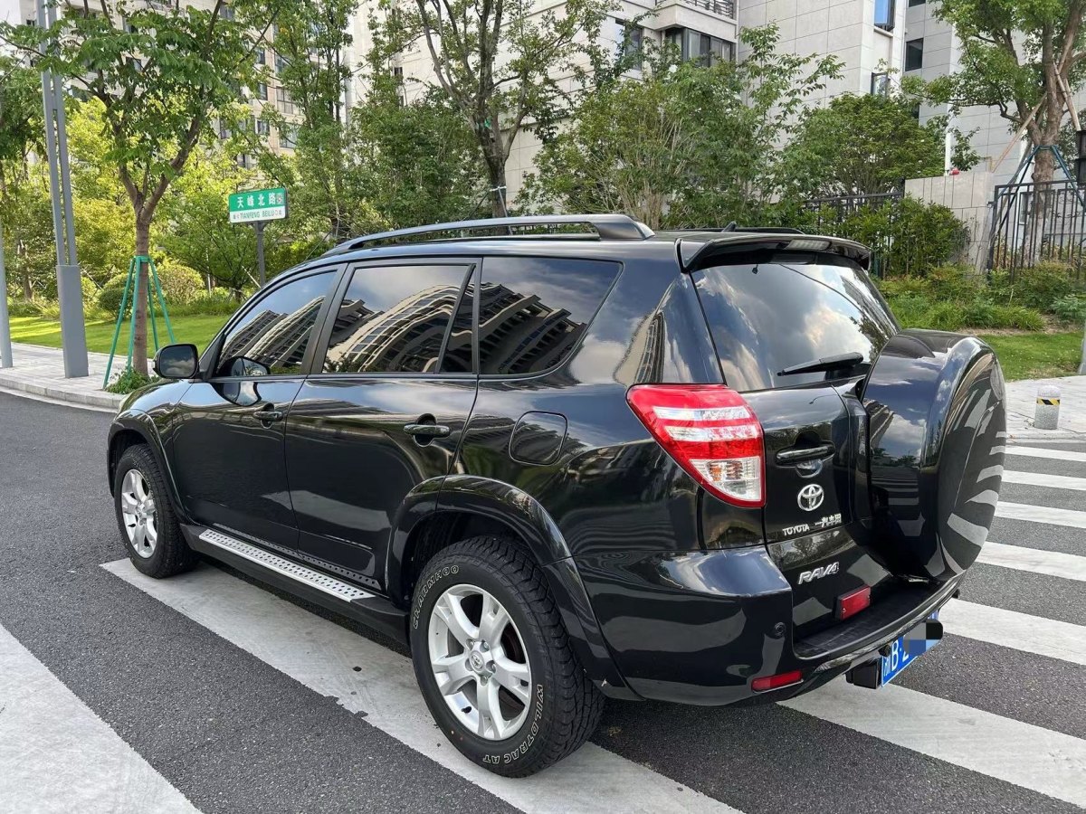 豐田 RAV4榮放  2011款 2.4L 自動(dòng)四驅(qū)豪華版圖片