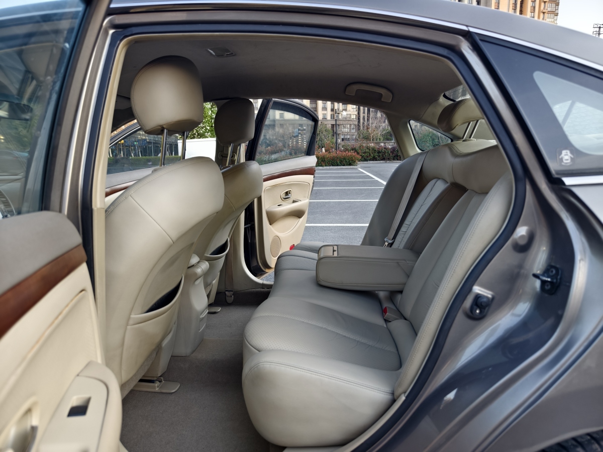 日產(chǎn) 軒逸  2009款 2.0XL CVT豪華天窗版圖片