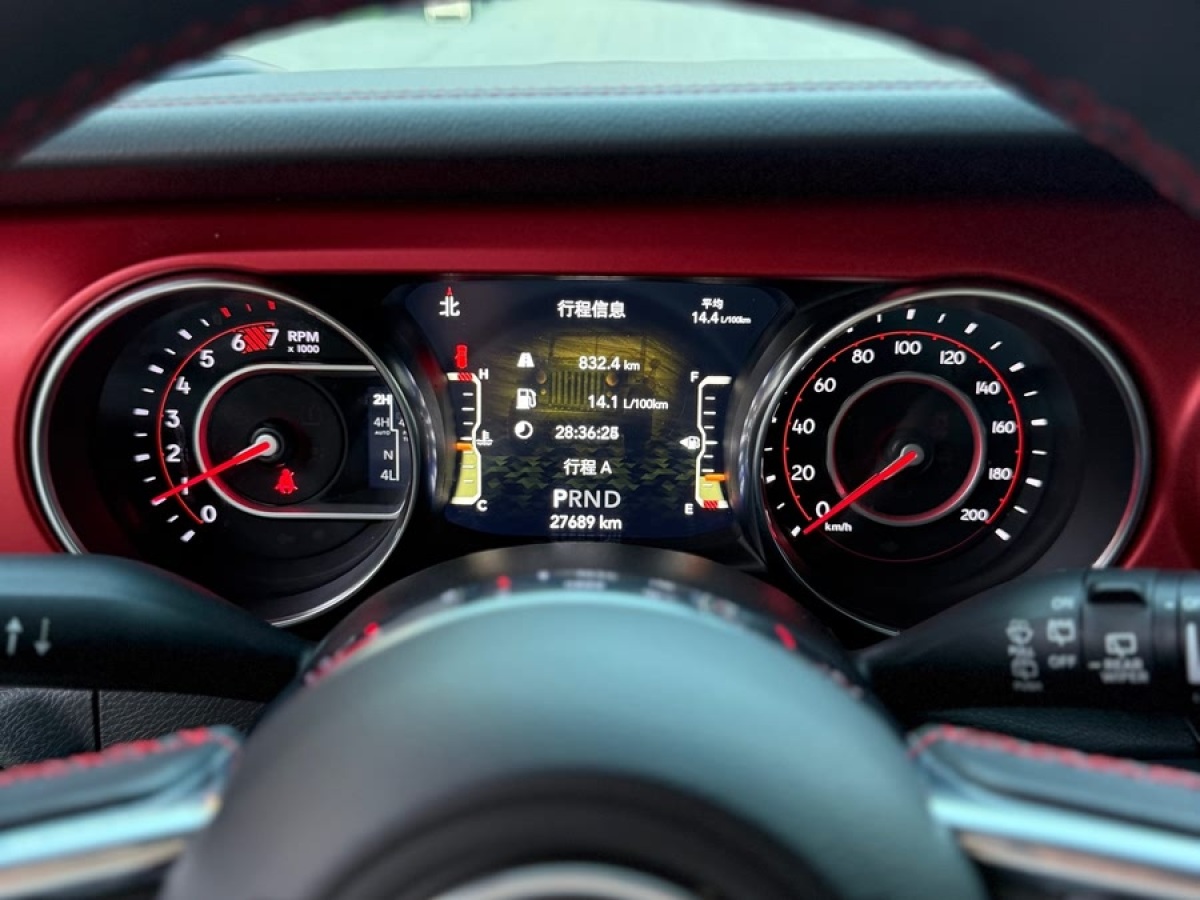 Jeep 牧馬人  2024款 2.0T 羅賓漢四門版圖片