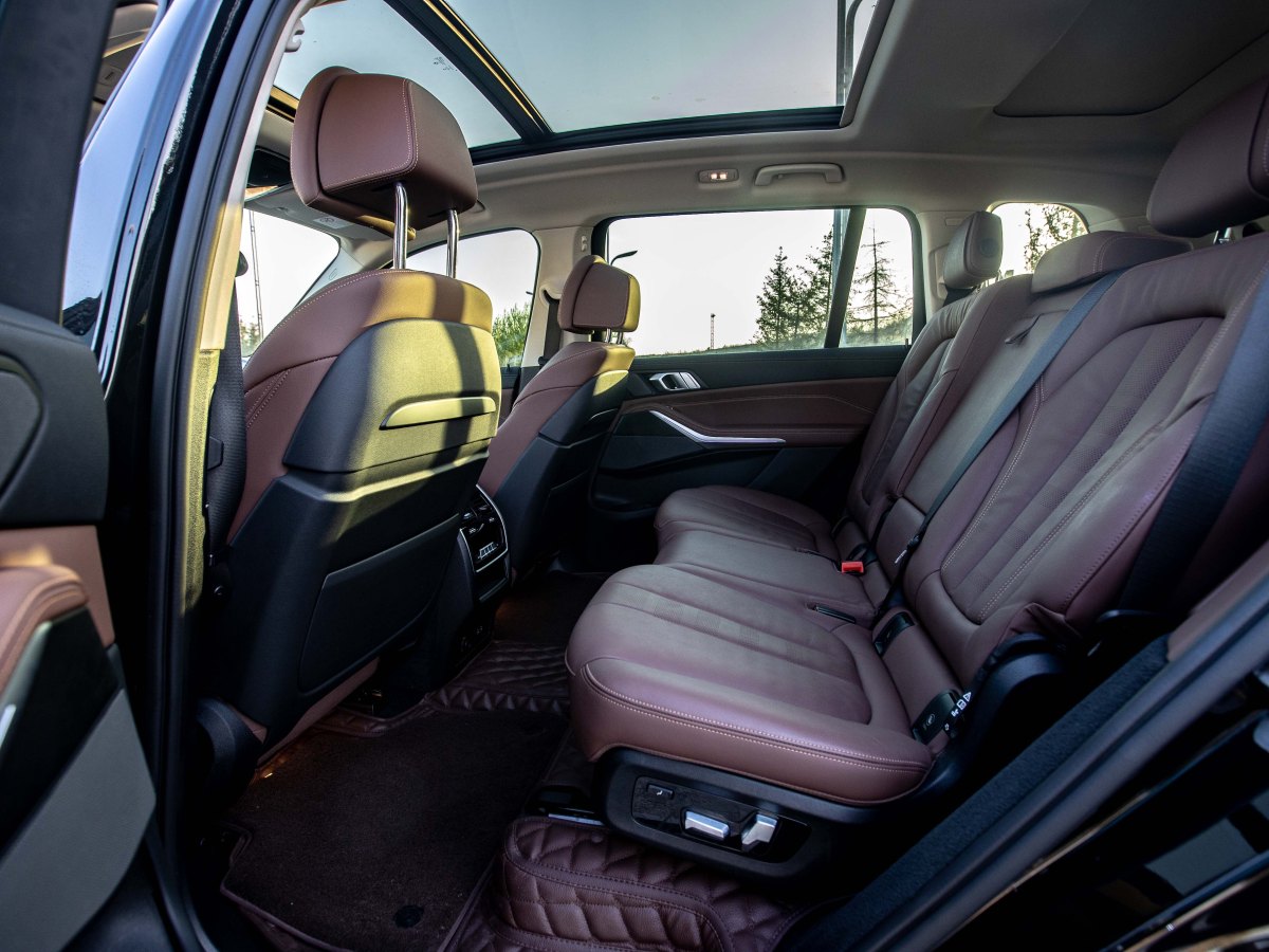 宝马 宝马X7  2021款 改款 xDrive40i 领先型豪华套装图片