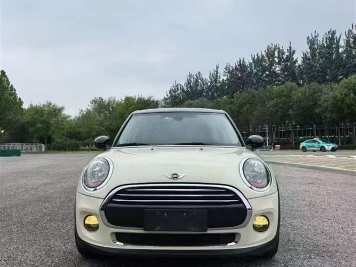 MINI MINI  2018款 1.5T COOPER 色彩紀(jì)念版圖片