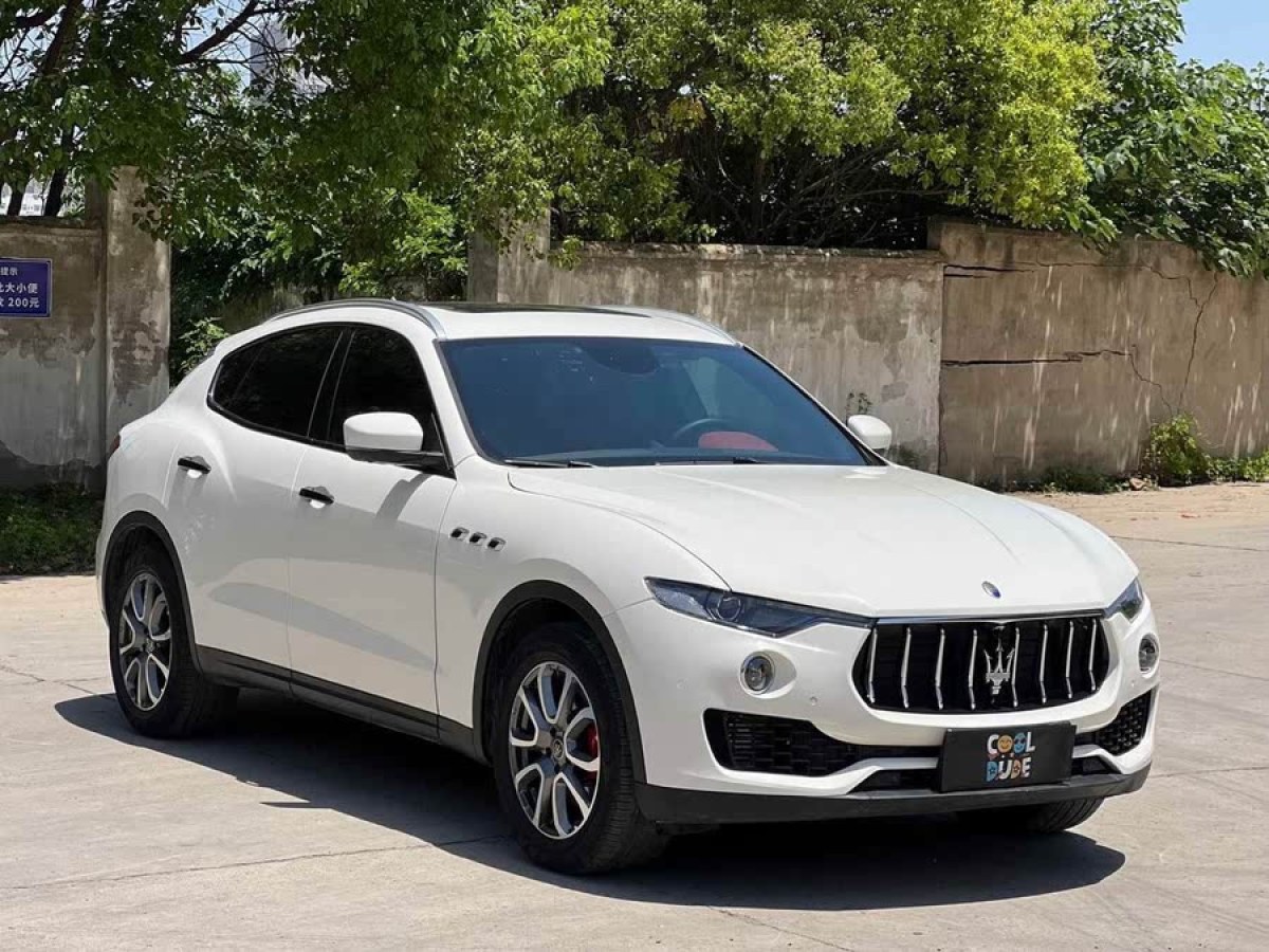 瑪莎拉蒂 Levante  2019款 3.0T 350Hp 標(biāo)準(zhǔn)版 國VI圖片