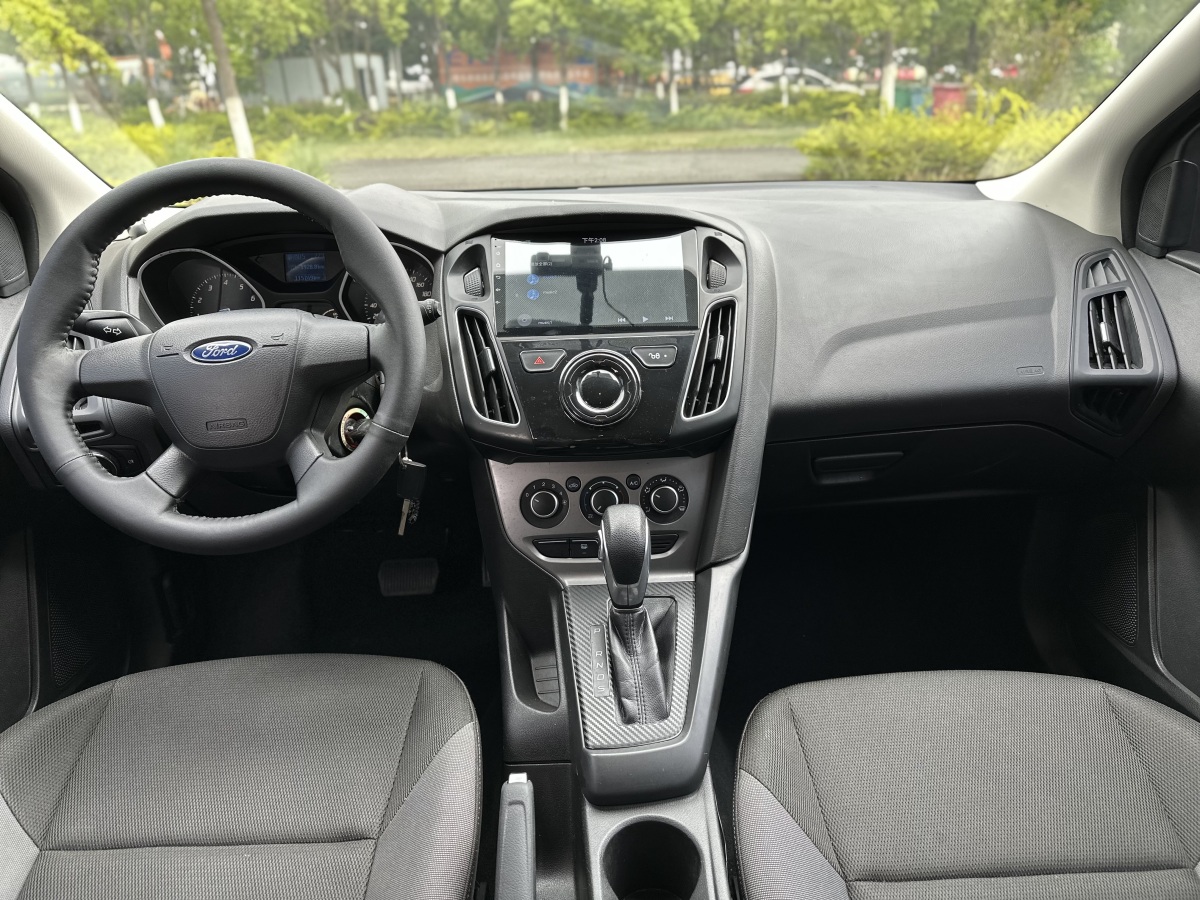 福特 ?？怂? 2012款 兩廂 1.6L 自動風(fēng)尚型圖片
