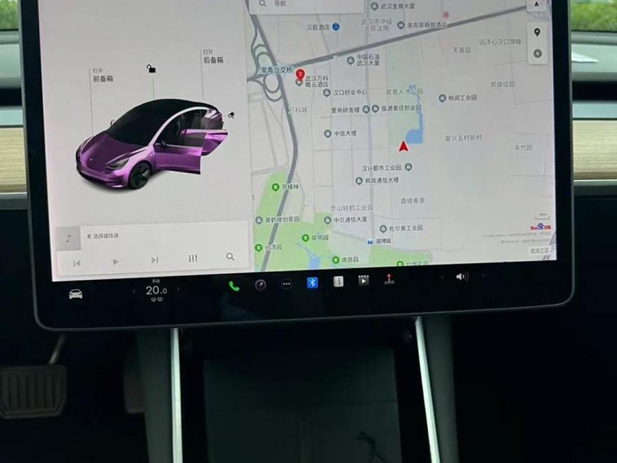 特斯拉 Model Y  2020款 改款 標(biāo)準(zhǔn)續(xù)航后驅(qū)升級版圖片