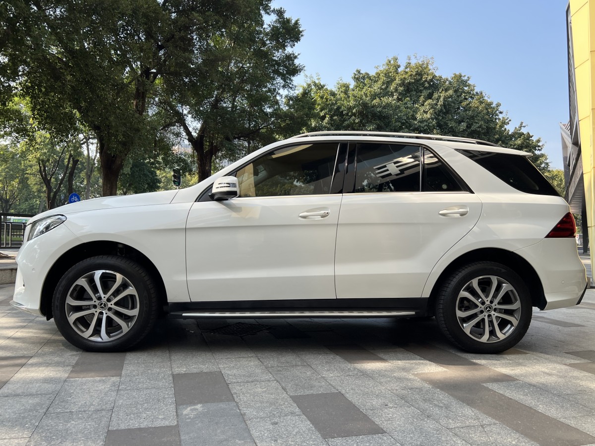 奔馳 奔馳GLE  2017款 GLE 320 4MATIC 動感型圖片