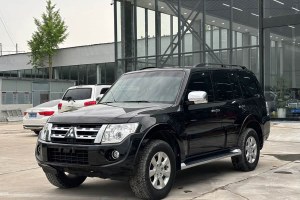 帕杰羅 三菱 3.0L 精英版