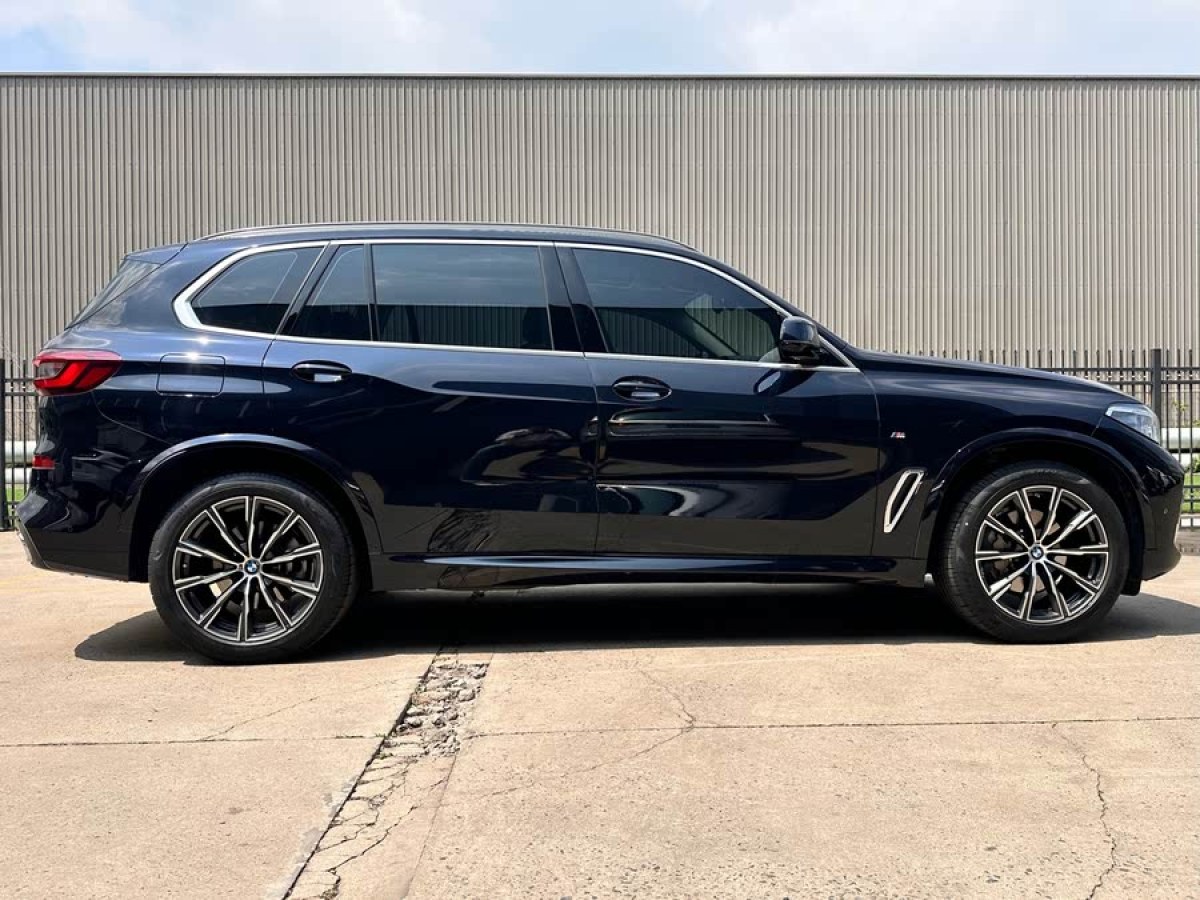 寶馬 寶馬X5  2022款 改款 xDrive 30Li 尊享型M運動套裝圖片