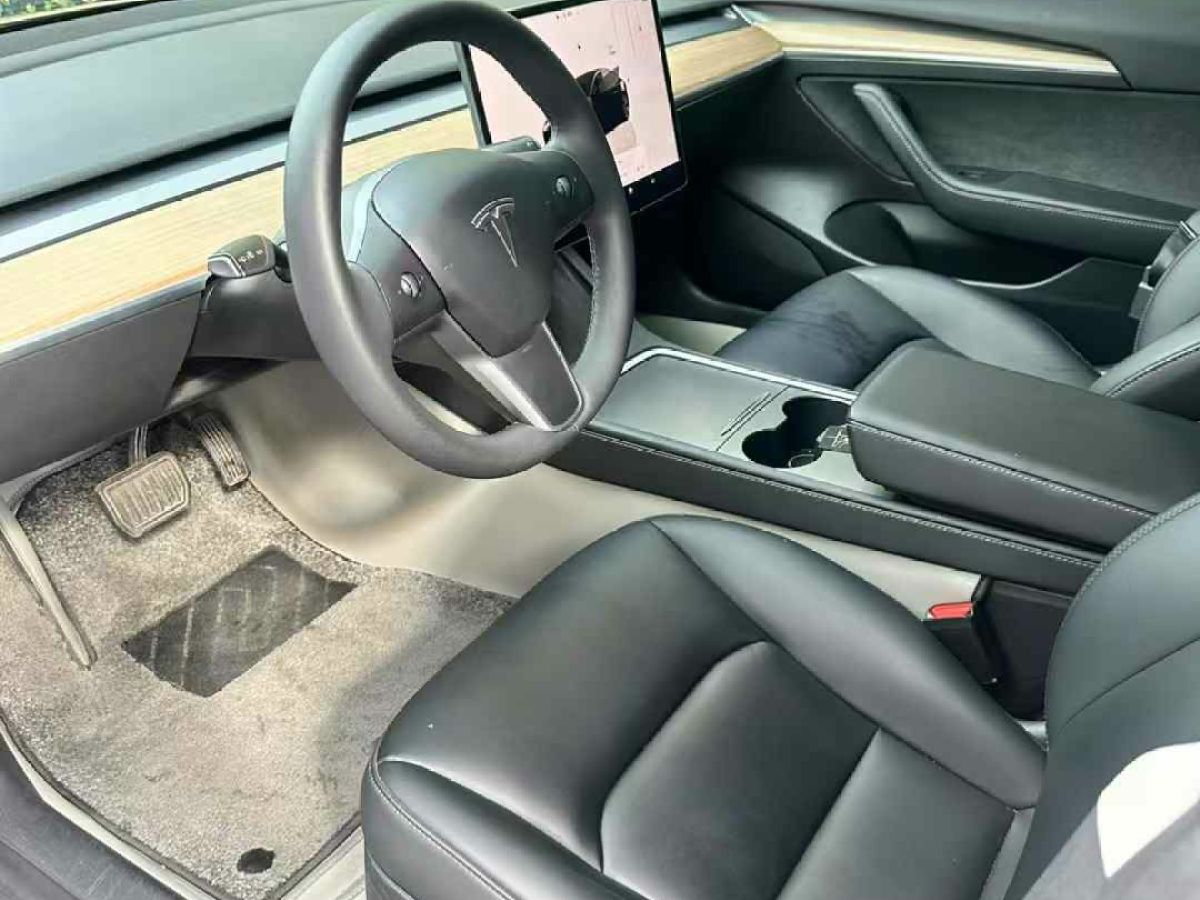 特斯拉 Model S  2023款 三電機(jī)全輪驅(qū)動(dòng) Plaid版圖片