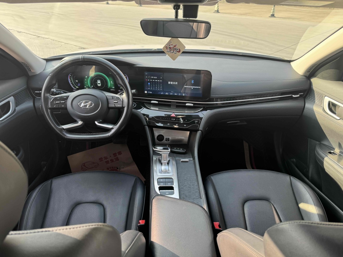 現(xiàn)代 名圖  2021款 1.8L CVT精英版GLX圖片