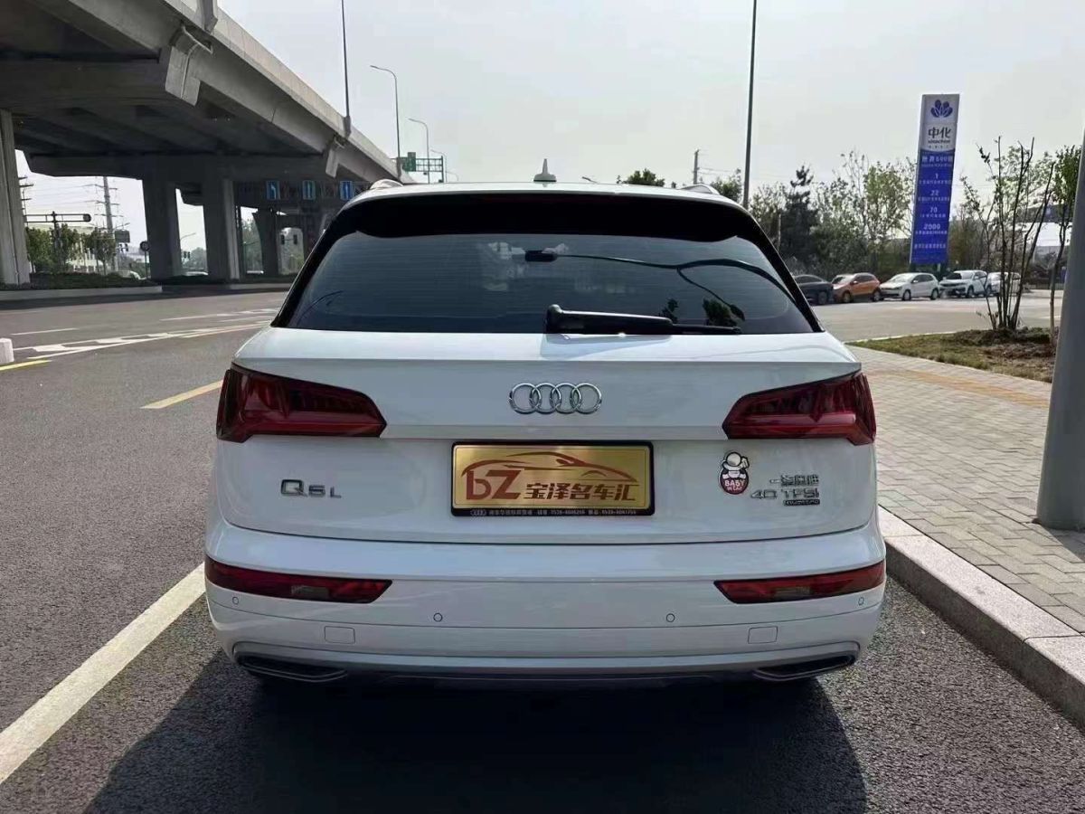 奥迪 Sport 奥迪RS Q8  2021款 RS Q8 4.0T图片