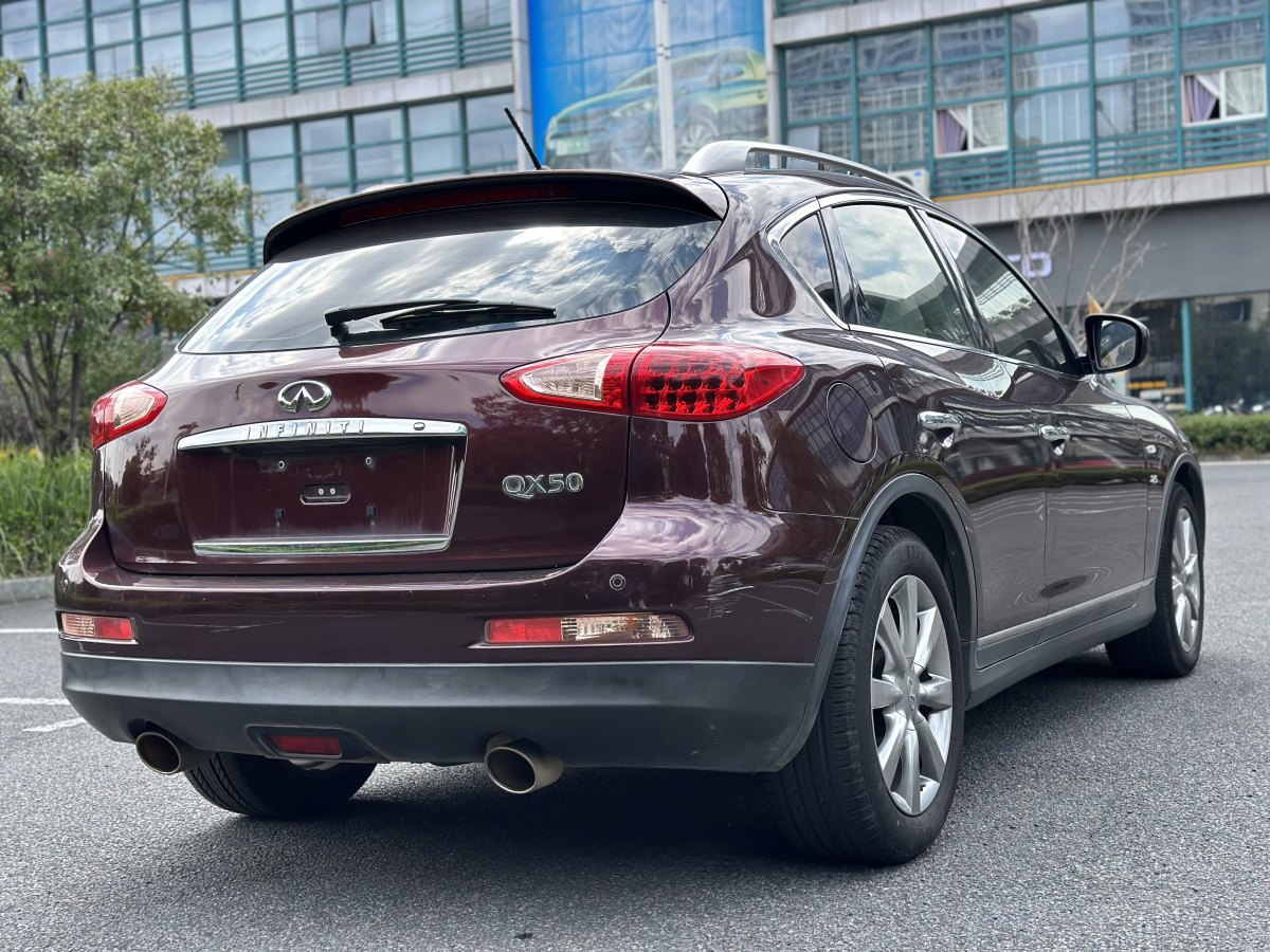 英菲尼迪 QX50  2013款 2.5L 兩驅(qū)優(yōu)雅版圖片