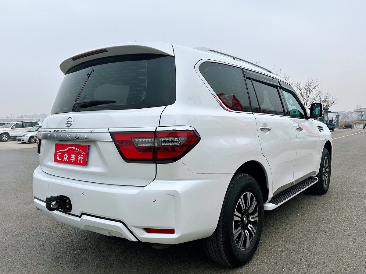 日產(chǎn) 途樂(lè)  2018款 4.0L 鉑金型圖片