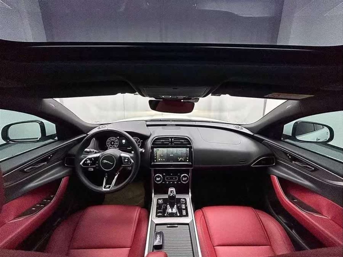 捷豹 XEL  2022款 2.0T 250PS R-DYNAMIC S進(jìn)取運(yùn)動(dòng)版圖片
