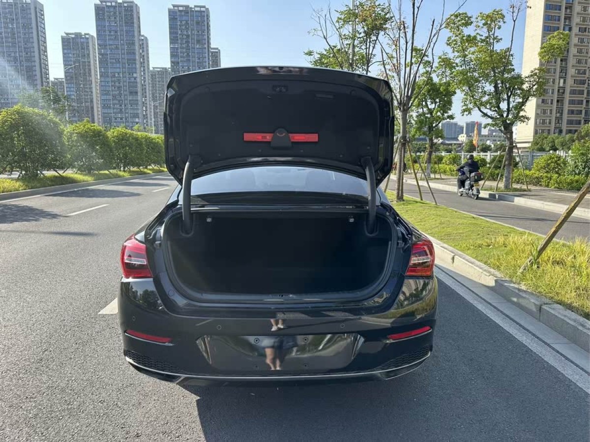 紅旗 H5  2022款 1.8T 自動智聯(lián)旗領(lǐng)版圖片