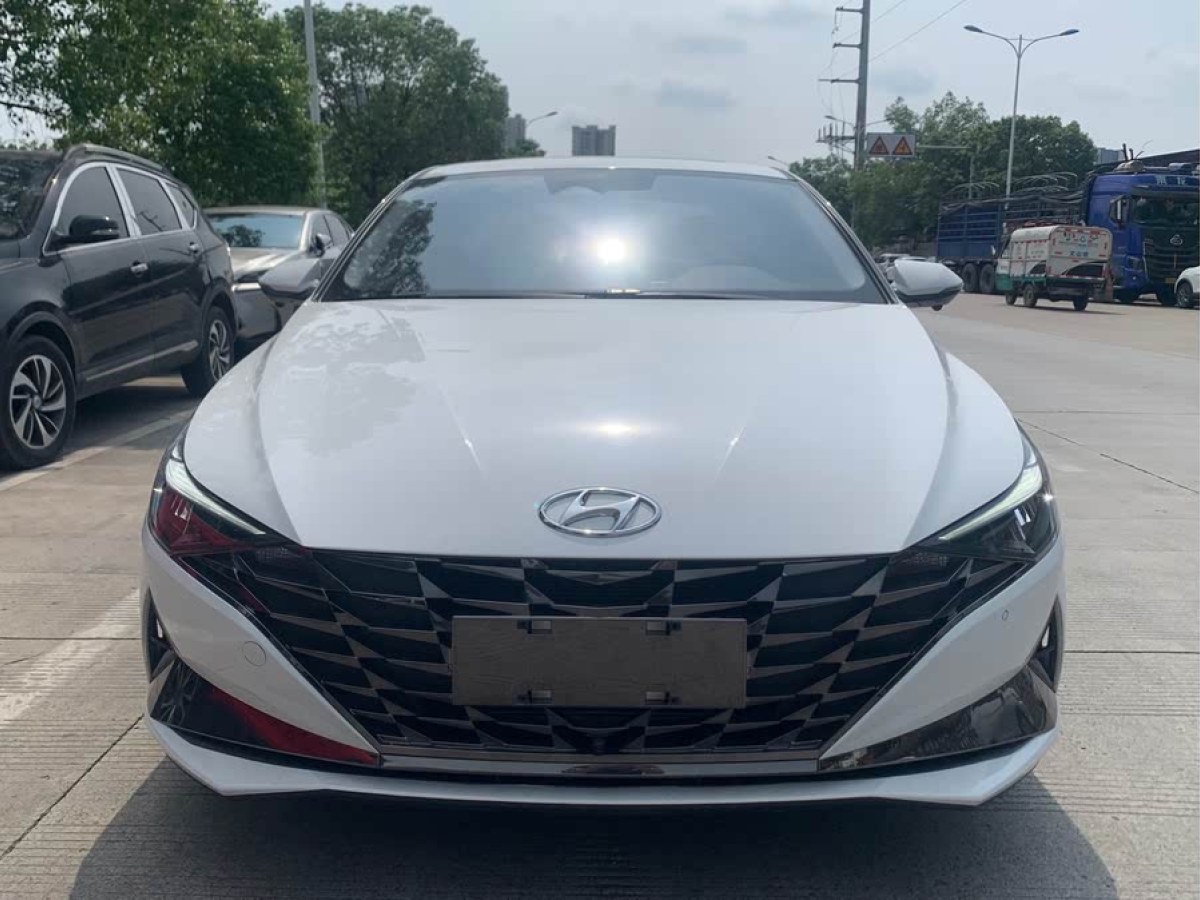 現(xiàn)代 伊蘭特  2022款 1.5L CVT LUX尊貴版圖片