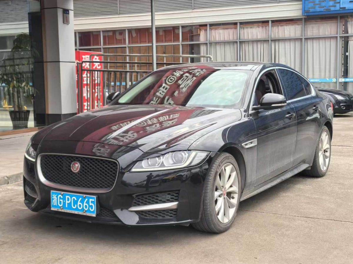 捷豹 XF  2016款 XF 2.0T 兩驅(qū)R-Sport運動版圖片