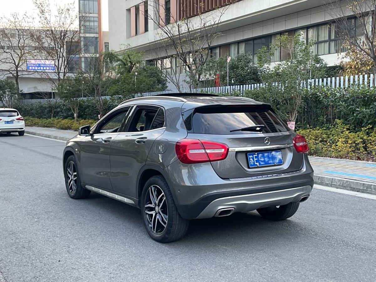 奔馳 奔馳GLA  2016款 GLA 220 4MATIC 時(shí)尚型圖片