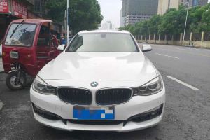 寶馬3系 寶馬 328i xDrive 2.0T 運(yùn)動(dòng)設(shè)計(jì)套裝