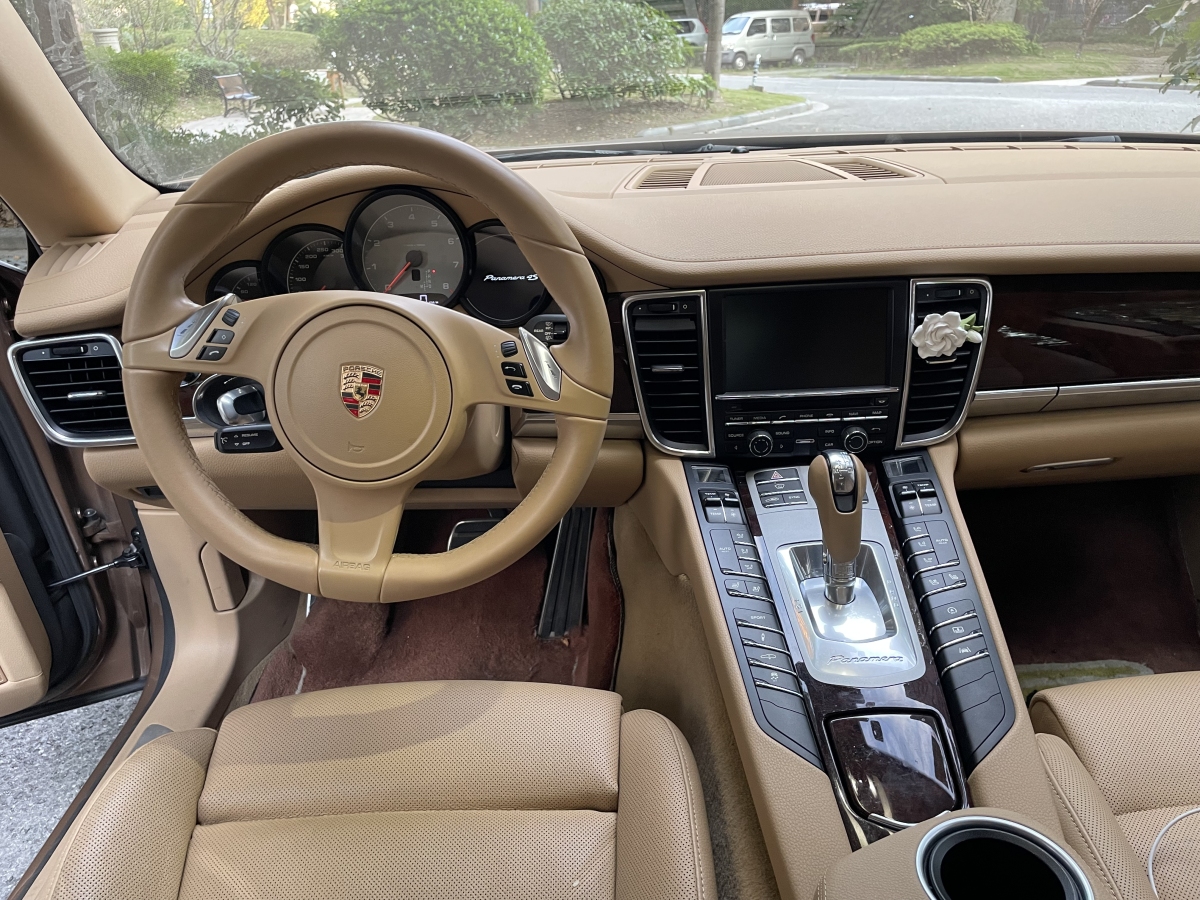 保時(shí)捷 Panamera  2014款 Panamera 4S Executive 3.0T圖片