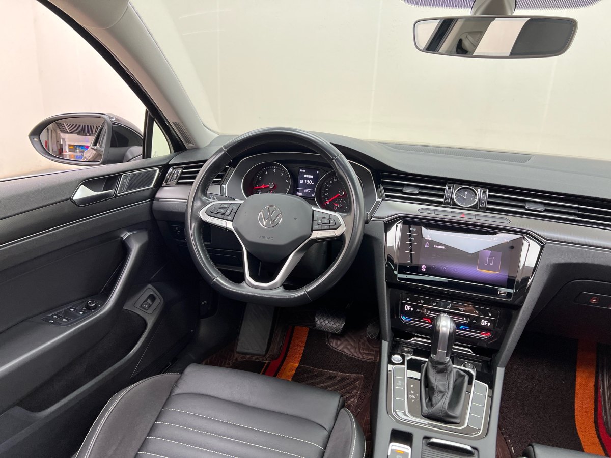 大眾 邁騰  2019款  330TSI DSG 領(lǐng)先型 國(guó)VI圖片