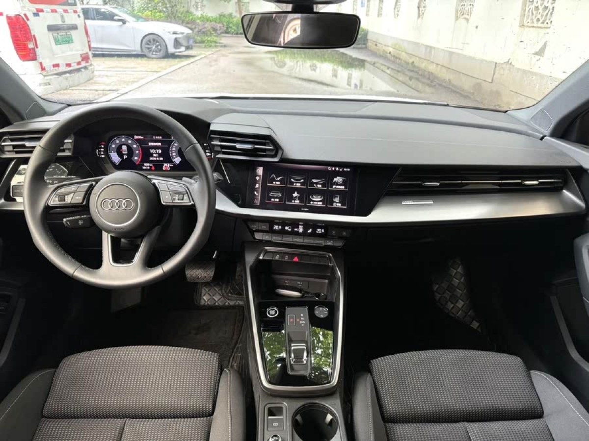 奧迪 奧迪A3  2024款 A3L Limousine 35 TFSI 進取運動型圖片