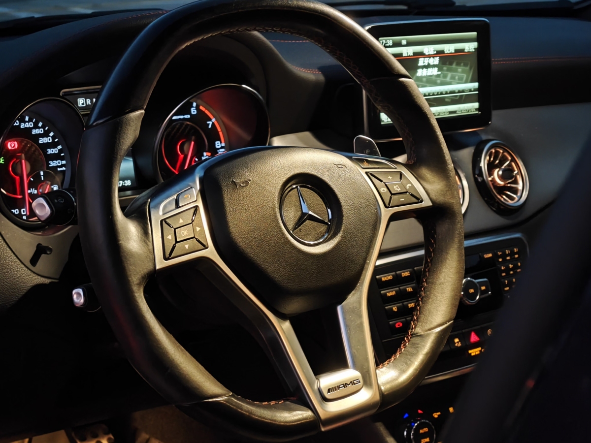 奔馳 奔馳GLA AMG  2015款 AMG GLA 45 4MATIC圖片