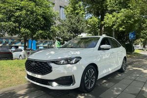 福睿斯 福特 1.5L 自動鉆石版