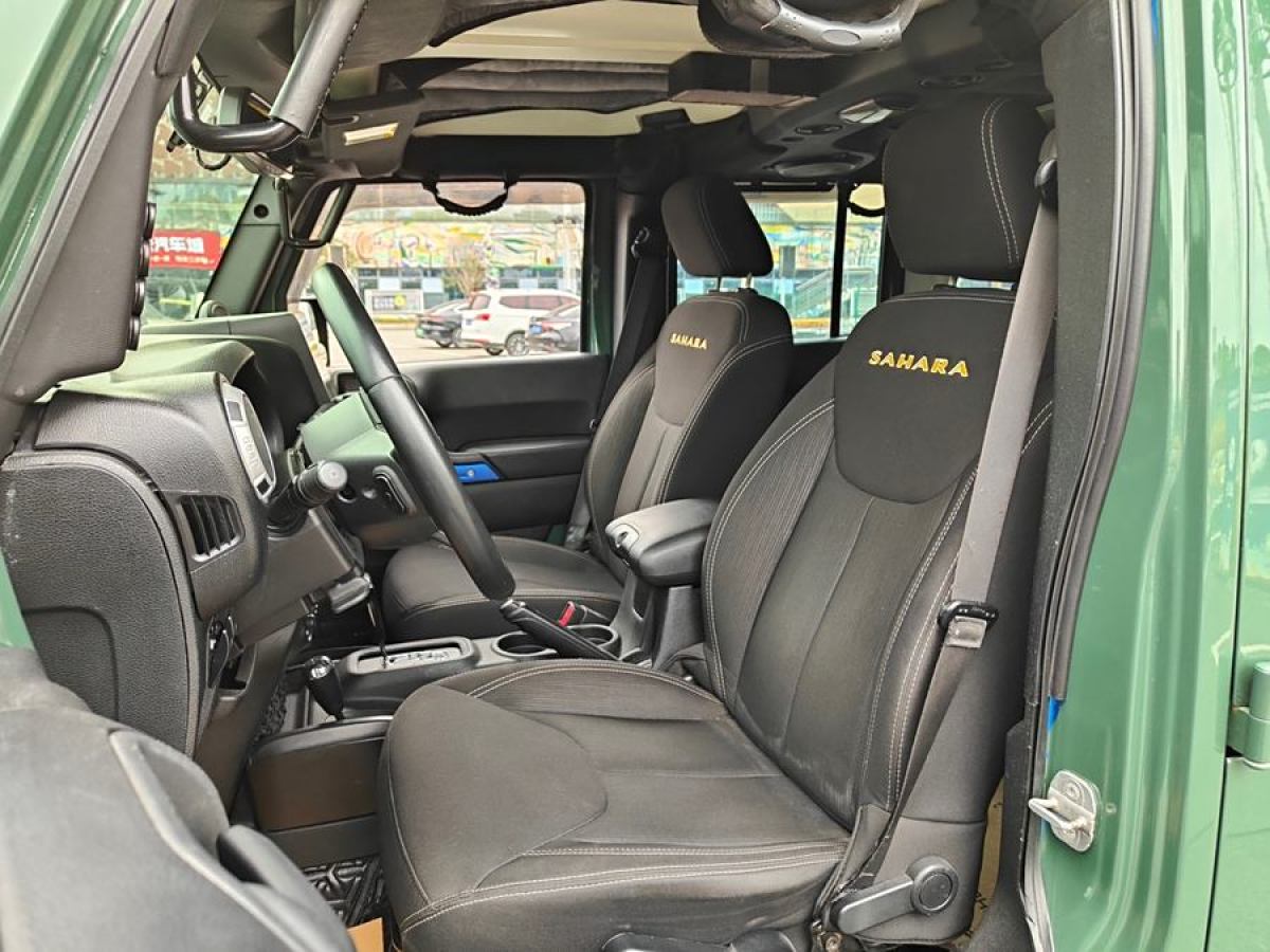 Jeep 牧馬人  2014款 2.8TD Sahara 四門版圖片