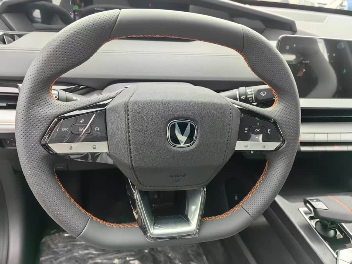 長安 長安UNI-V 智電iDD  2024款 藍(lán)鯨智電iDD 136km 智酷型圖片