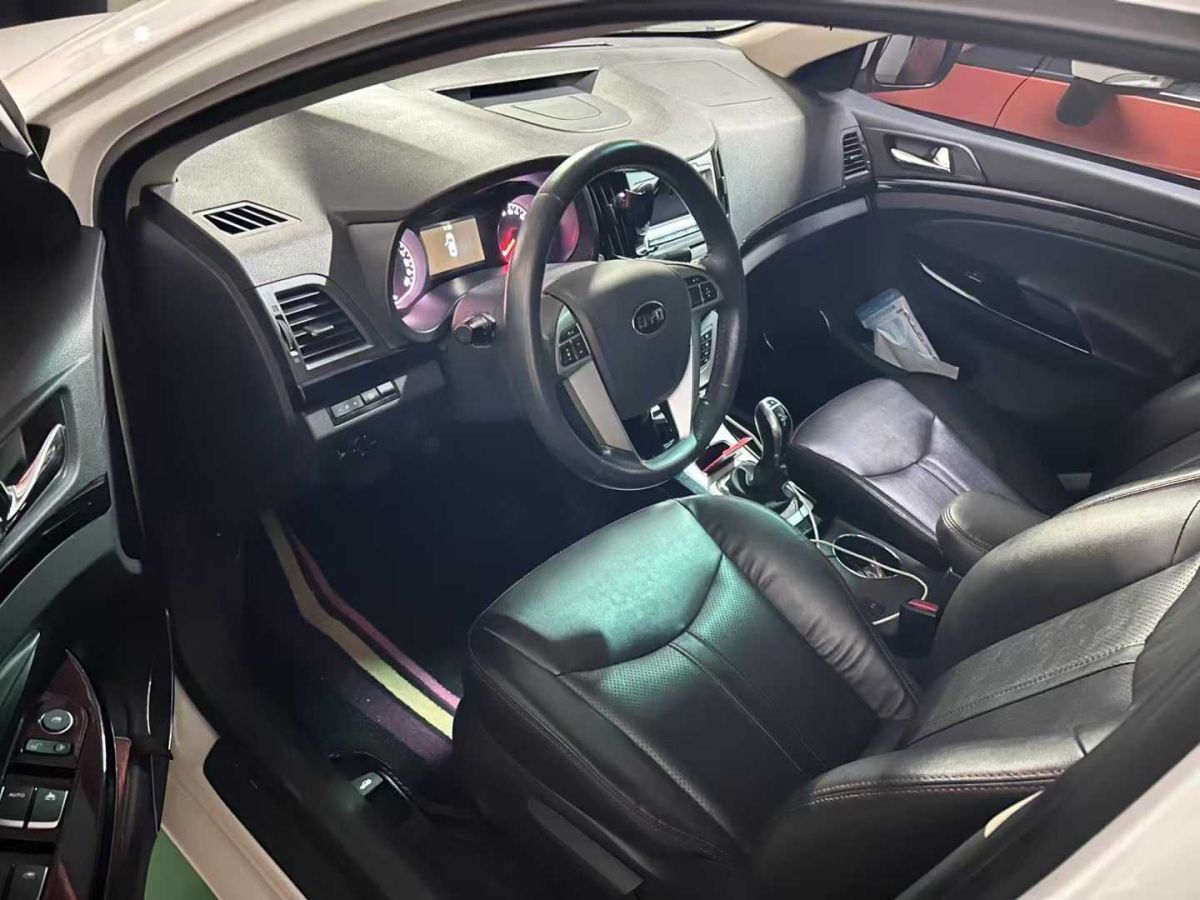 比亞迪 e5  2016款 300 尊貴型圖片
