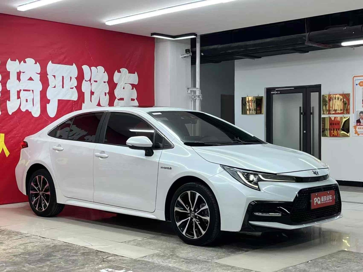 豐田 雷凌  2021款 雙擎 1.8H E-CVT領(lǐng)先版圖片