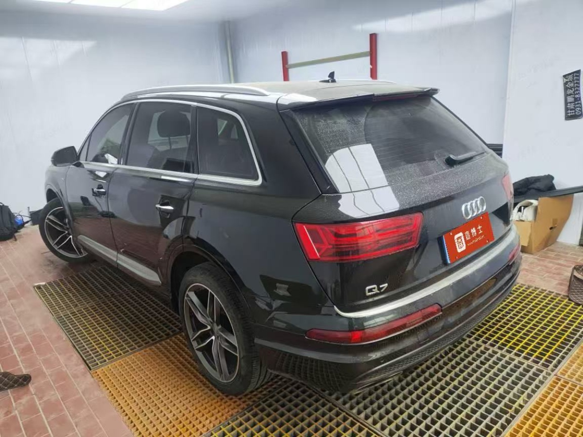 奧迪 奧迪Q7  2018款 40 TFSI S line運(yùn)動(dòng)型圖片