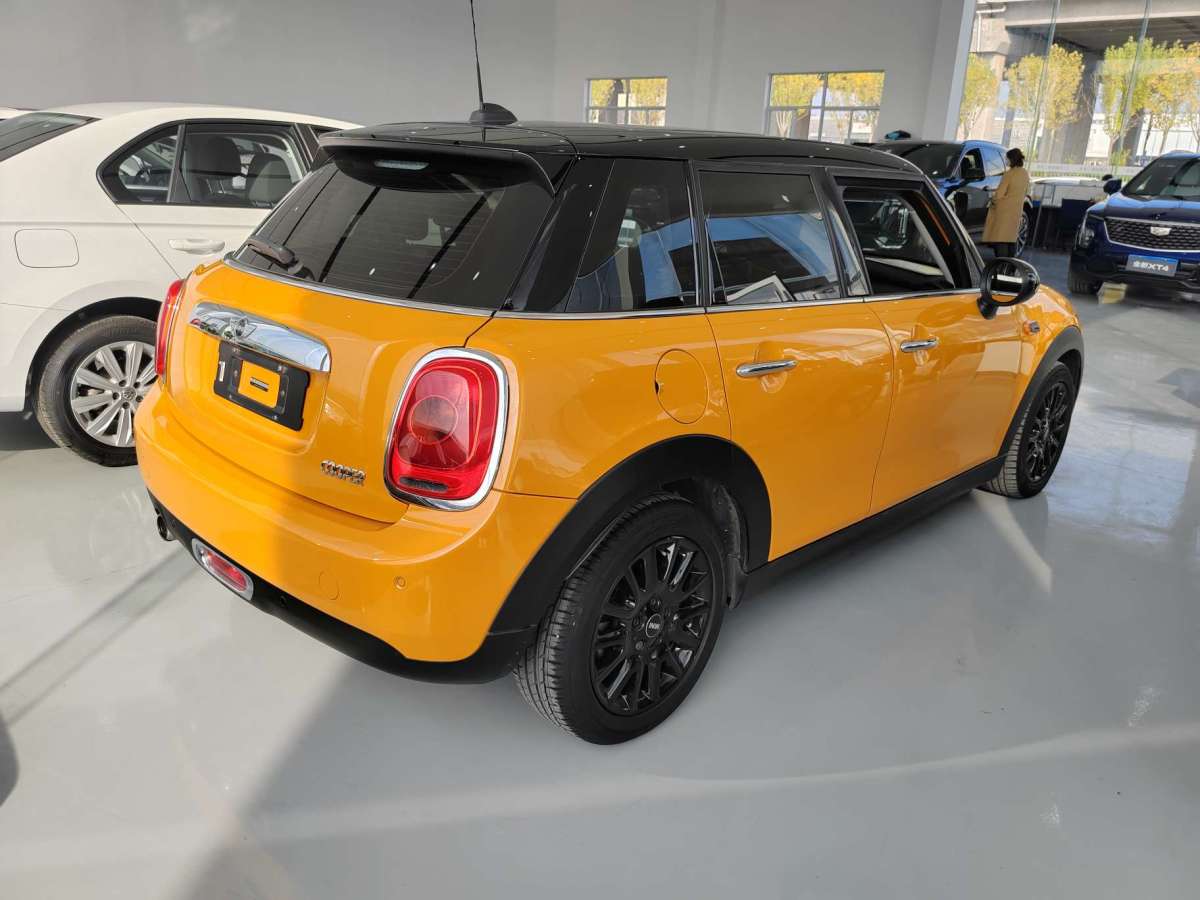 MINI MINI  2018款 1.5T COOPER 色彩紀(jì)念版 五門(mén)版圖片