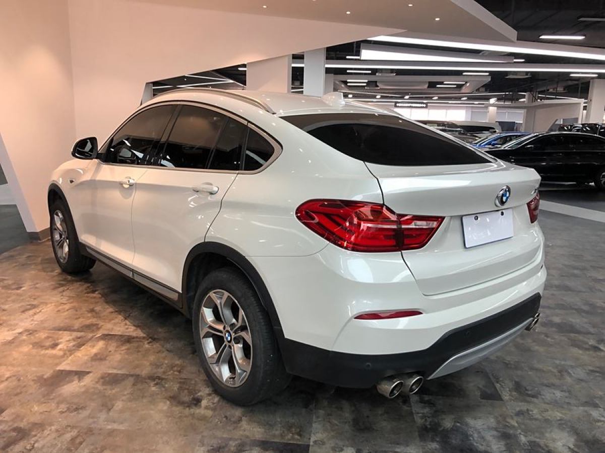 寶馬 寶馬X4  2014款 xDrive28i 領(lǐng)先型圖片