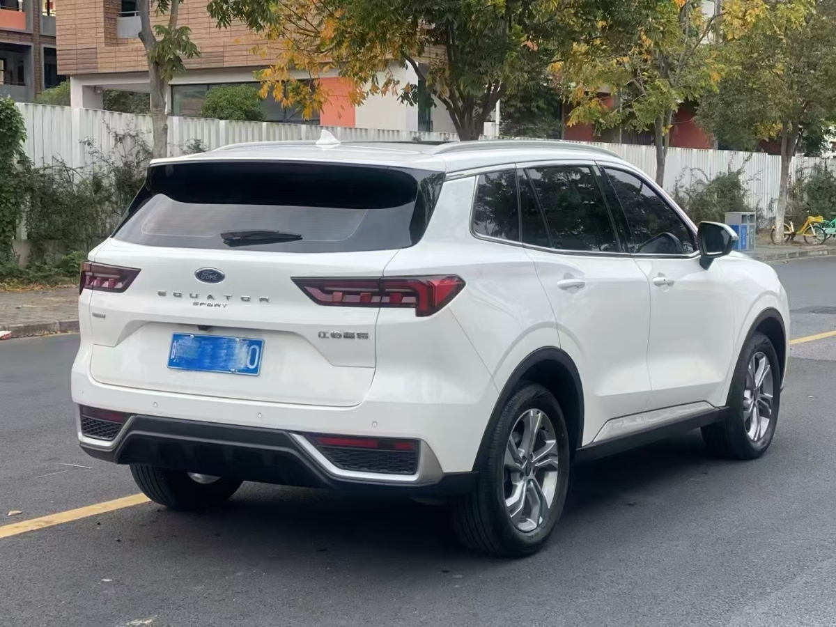 福特 領(lǐng)睿  2022款 EcoBoost 170 精領(lǐng)型圖片